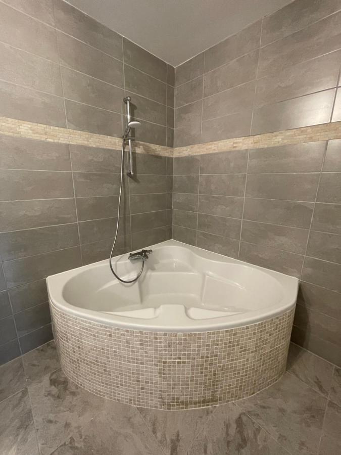 Le Gîte du père Chayoux Champillon Extérieur photo